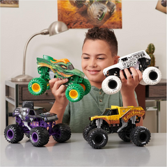Monster Jam Batman Monster Truck Die-Cast 1:24 Scale