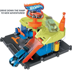 Hot Wheels City Downtown Express Car Wash Playset and Toy Car