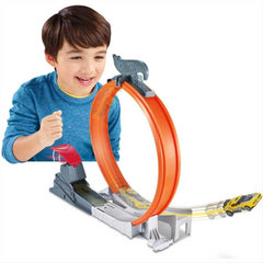 Hot Wheels Loop Star Play Set and 1 Scale Car