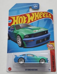 Hot Wheels Die-Cast Vehicle Ford Mustang 2007