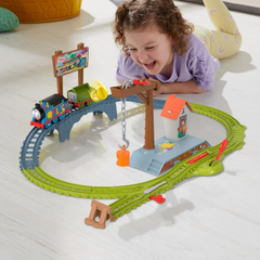 Thomas & Friends Paint Delivery Set with Motorized Thomas Toy