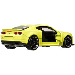 Hot Wheels Pull-Back Speeders 1:43 Toy Car - 2022 Camaro ZL1