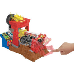 Hot Wheels Monster Trucks Fire Crash Challenge Playset Alarm Arena