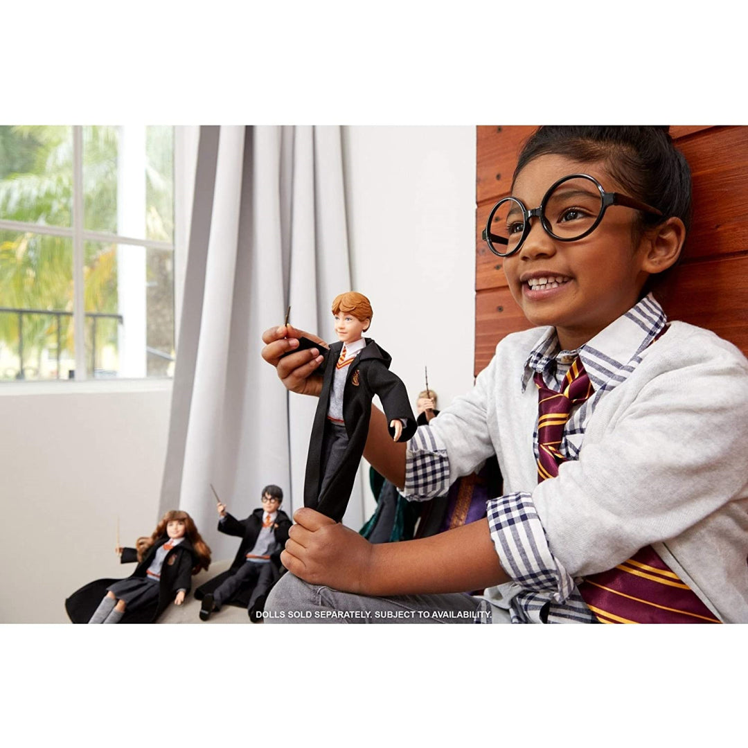 Ron Weasley with Hogwarts Uniform/Robe and Wand Harry Potter Doll - Maqio