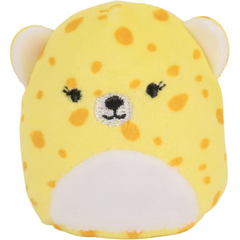 Squishmallows Squishville Cinema Playset 2-In Mini Pretzel Chair Popcorn Bucket