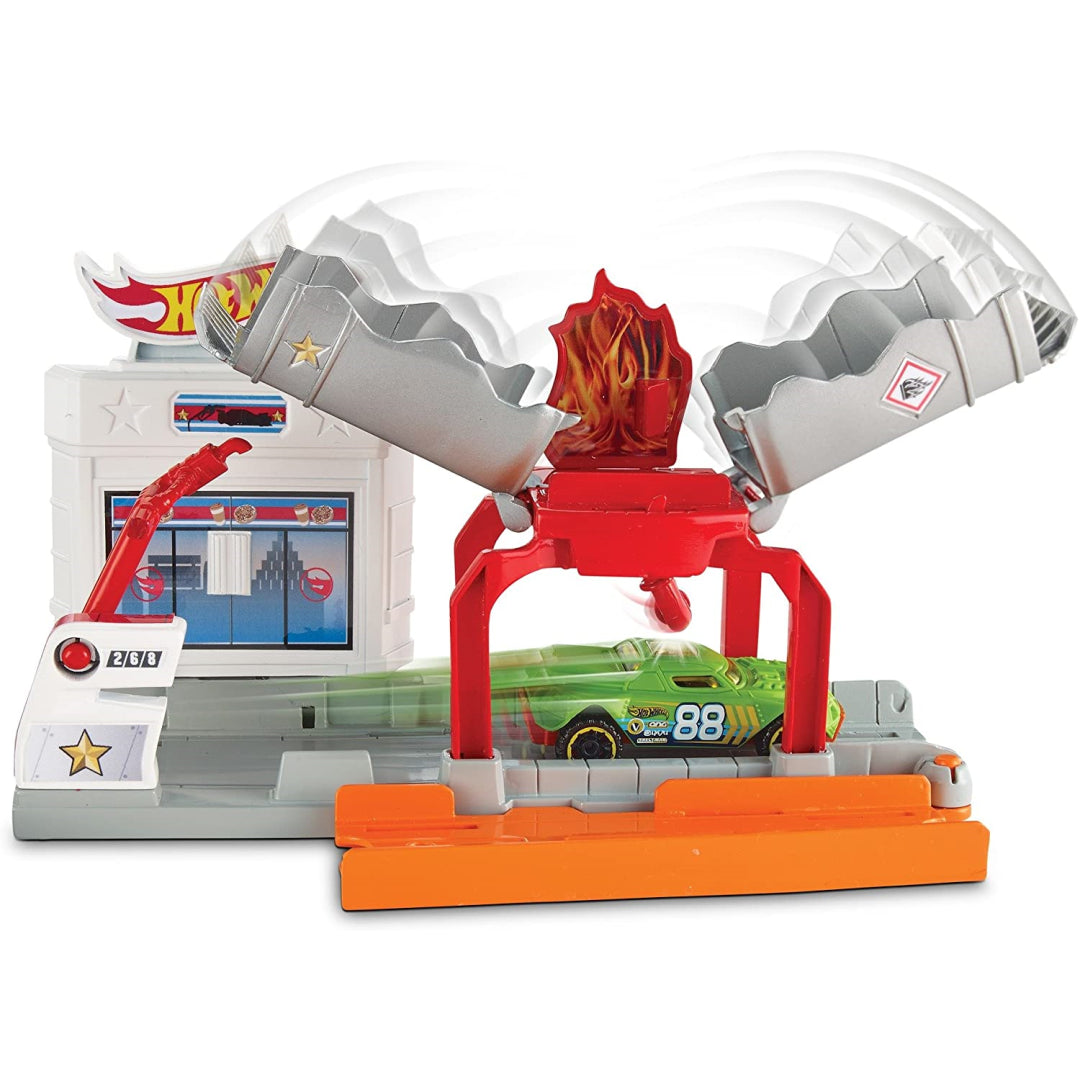 Hot Wheels Blaze Blast City Fold-Out Play Set - Maqio