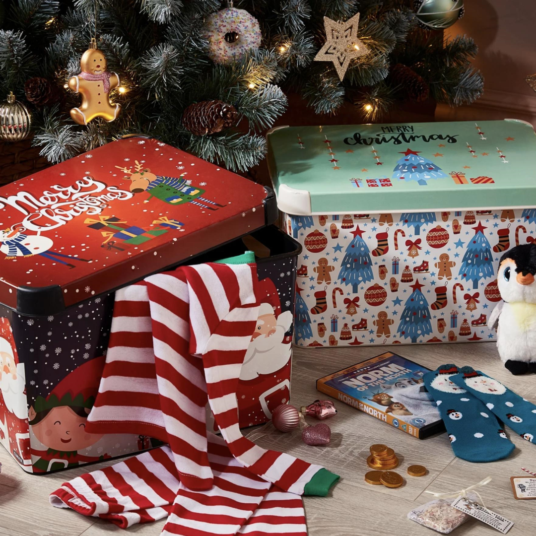 Curver Merry Christmas Gingerbread Men & Christmas Tree IML Print Storage Box with Lid 22L - Maqio