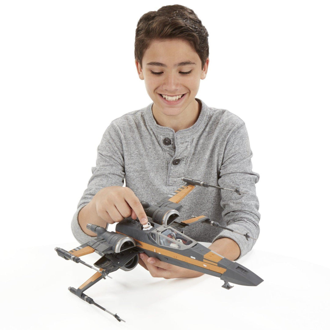 Star Wars B3953 Force Awakens Poe Dameron X-Wing Vehicle & Figure - Maqio
