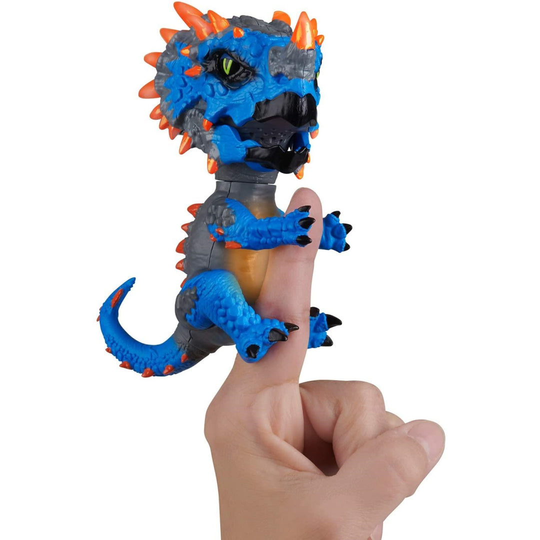 Fingerlings Untamed Radioactive Dinos - Triceratops 3978 - Maqio