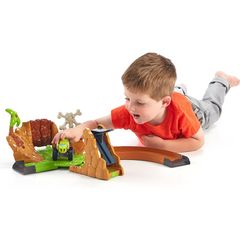 Blaze and the Monster Machines Slam and Crash Zeg with Track