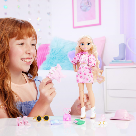 Barbie Dream Besties Festival Looks Malibu Doll