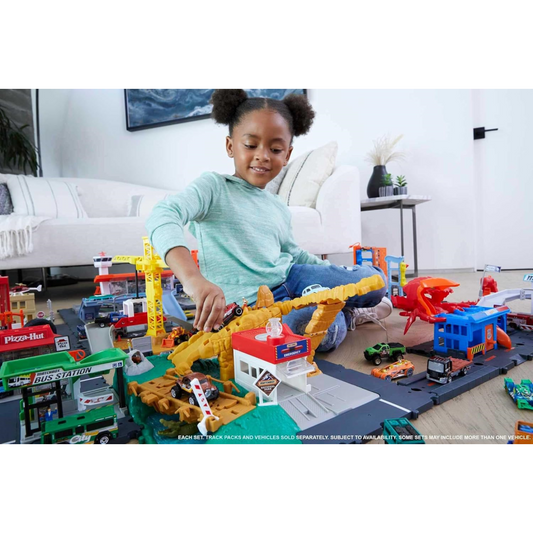 Hot Wheels City Downtown Car Park with 4 Levels Playset and Toy Car