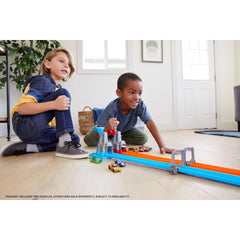 Hot Wheels Two-Track Looping and Straight Parts Large Loopings & 2 Toy Vehicles