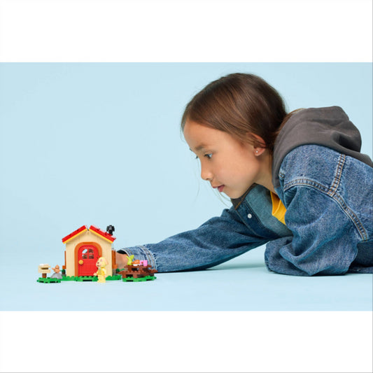 Lego Animal Crossing 77058 Goldie Cosy House
