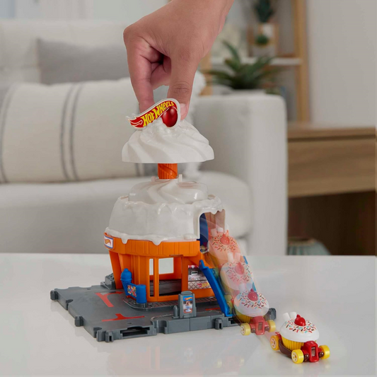 Hot Wheels City Downtown Ice Cream Swirl Playset and Toy Car