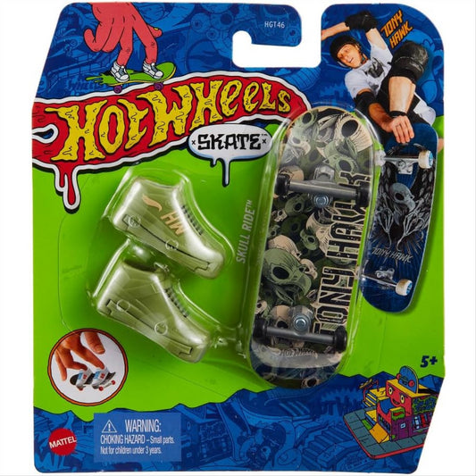 Hot Wheels Mini Skateboard Includes Green Shoes