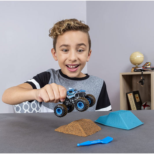 Monster Jam With Kinetic Sand - Megalodon 1:64 Scale