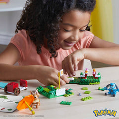 MEGA Pokemon Adventure Builder Picnic Set 193pc - Eevee and Lucario figures