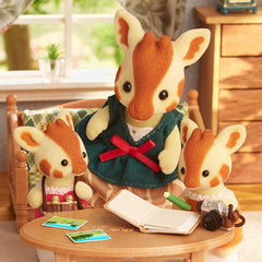 Sylvanian Families - Highbranch Giraffe Family 5639