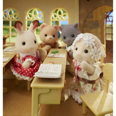 Sylvanian Families Sheep Family Figures and Accessories