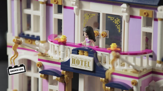 Lego 41684 Friends Grand Hotel Resort Dolls House Set Heartlake City
