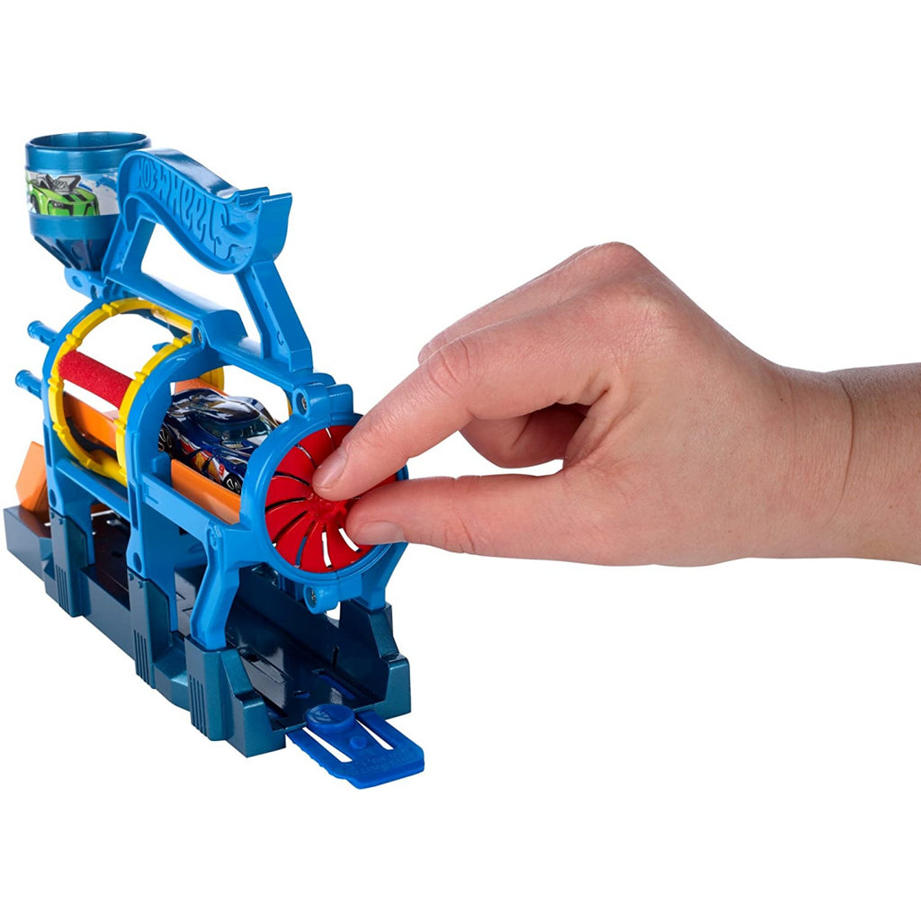 Hot Wheels Turbo Jet Car Wash City Fold-Out Play Set - Maqio