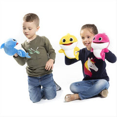 Pinkfong Baby Shark Cantarina Puppet Hand Puppet