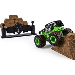 Monster Jam Grave Digger Monster Dirt Deluxe Set with 454g of Monster Dirt