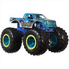 Hot Wheels Monster Trucks 4-Pack Gnash & Crash 1:64 Vehicle