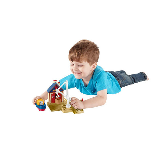 Fisher Price Thomas & Friends Trackmaster - Captain at the Rescue Centre Toy - Maqio