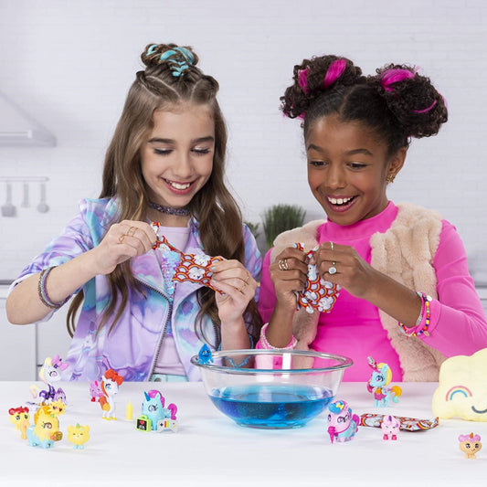 Uni-verse 2 Pack Collectible Surprise Unicorns with Mystery Accessories 6056225 - Maqio