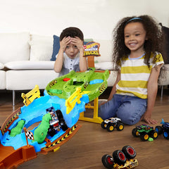 Hot Wheels Monster Trucks Wreckin Raceway Playset