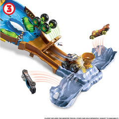 Hot Wheels Monster Trucks Wreckin Raceway Playset