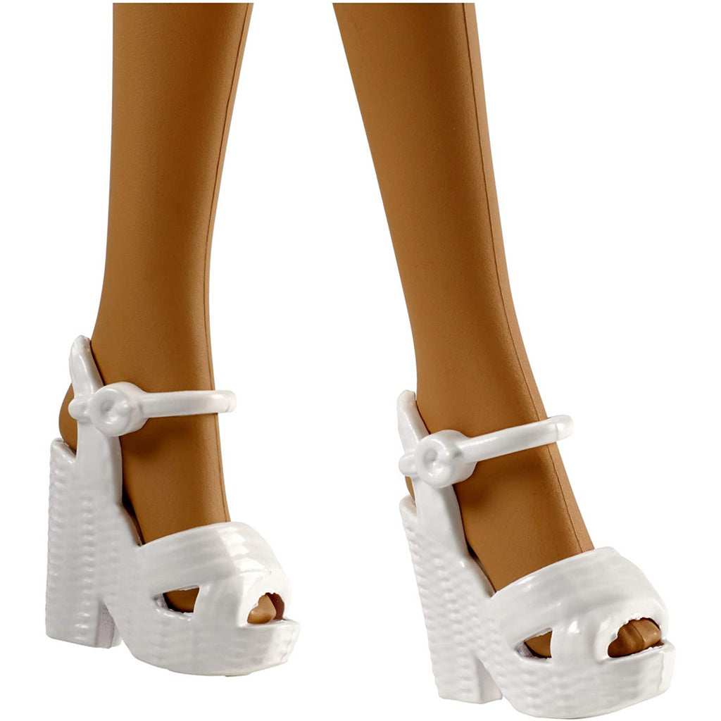 Barbie Doll and Accessories - Maqio
